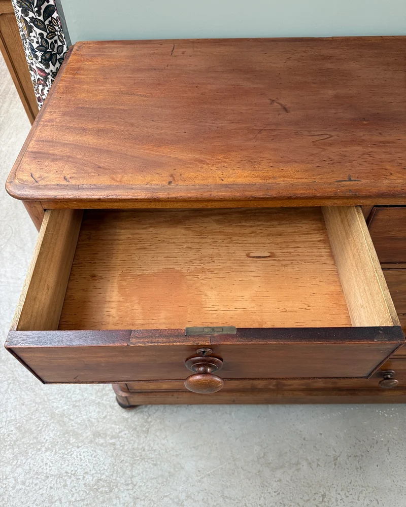 Grande commode anglaise victorienne en acajou