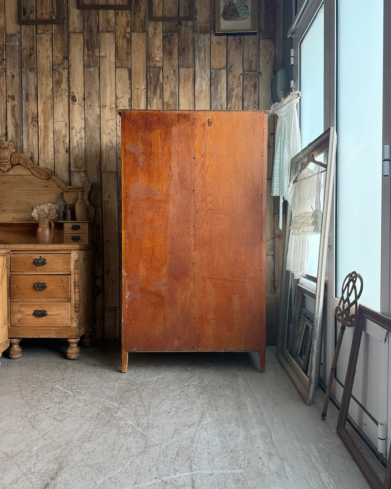 Armoire vintage vert de gris