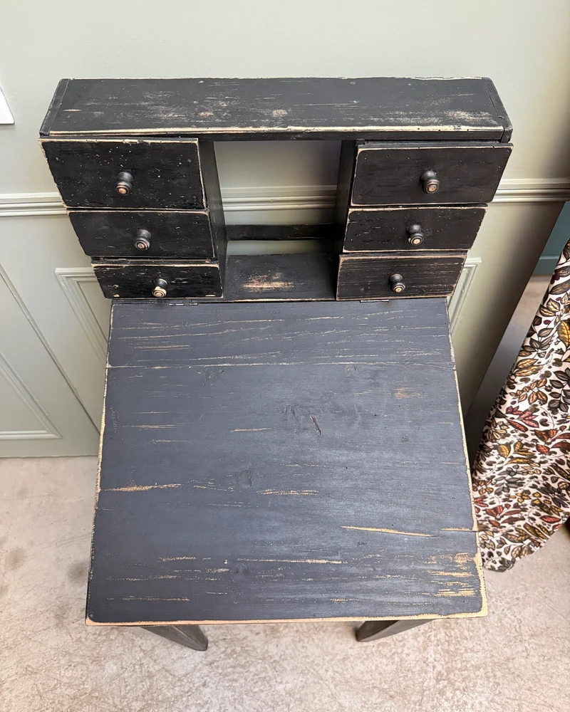 Petit bureau à gradin ancien