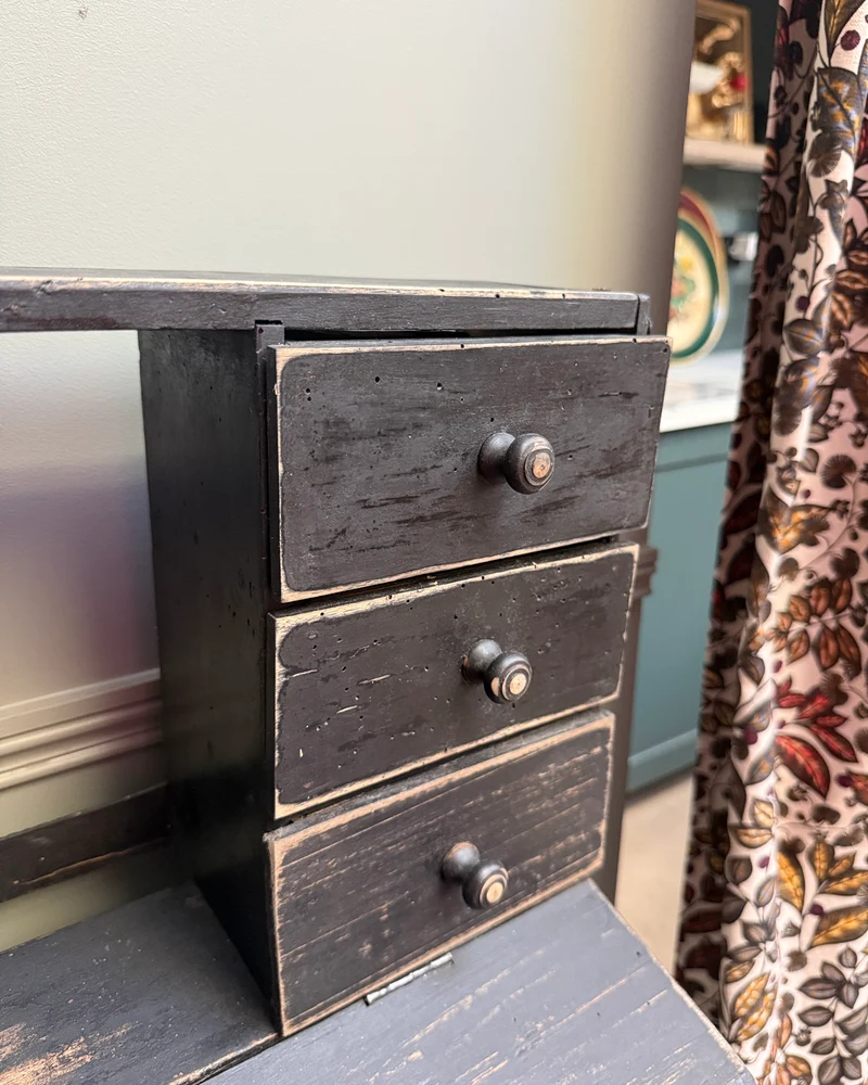 Petit bureau à gradin ancien