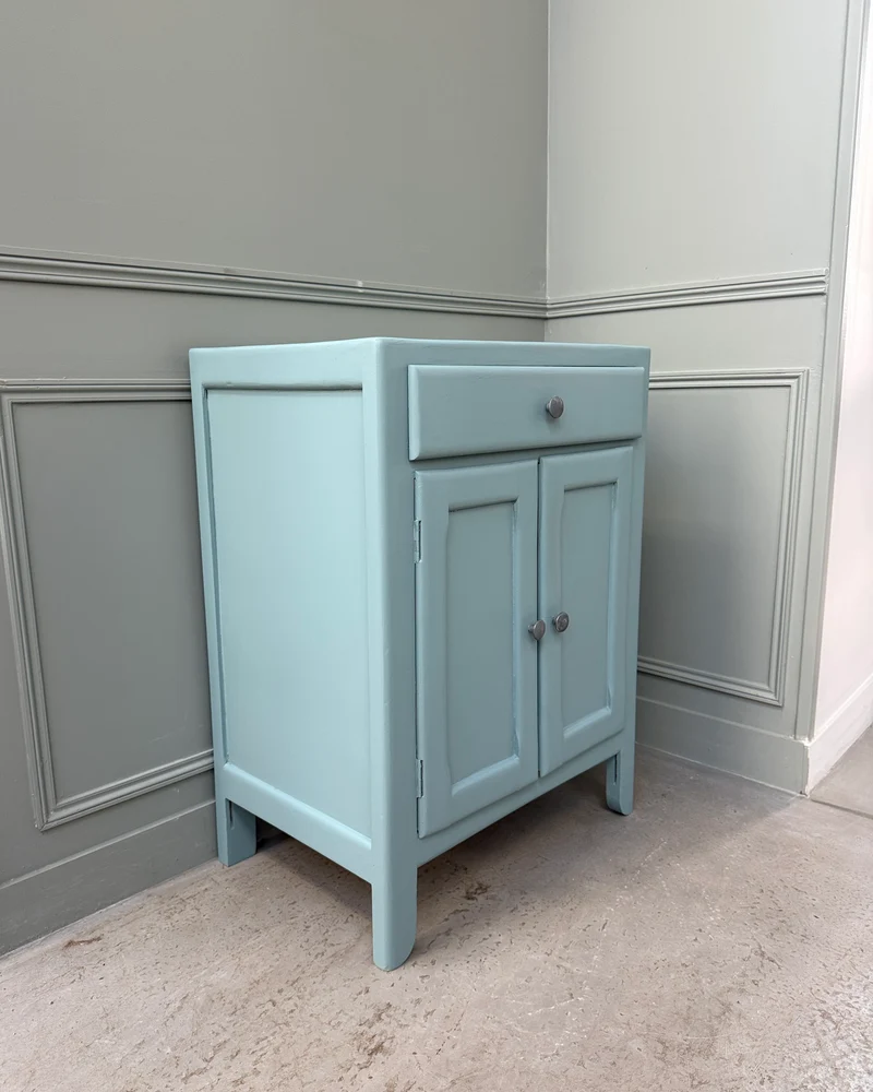 Petit buffet parisien bleu