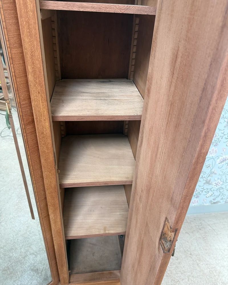 Grande armoire Art Déco en érable moucheté