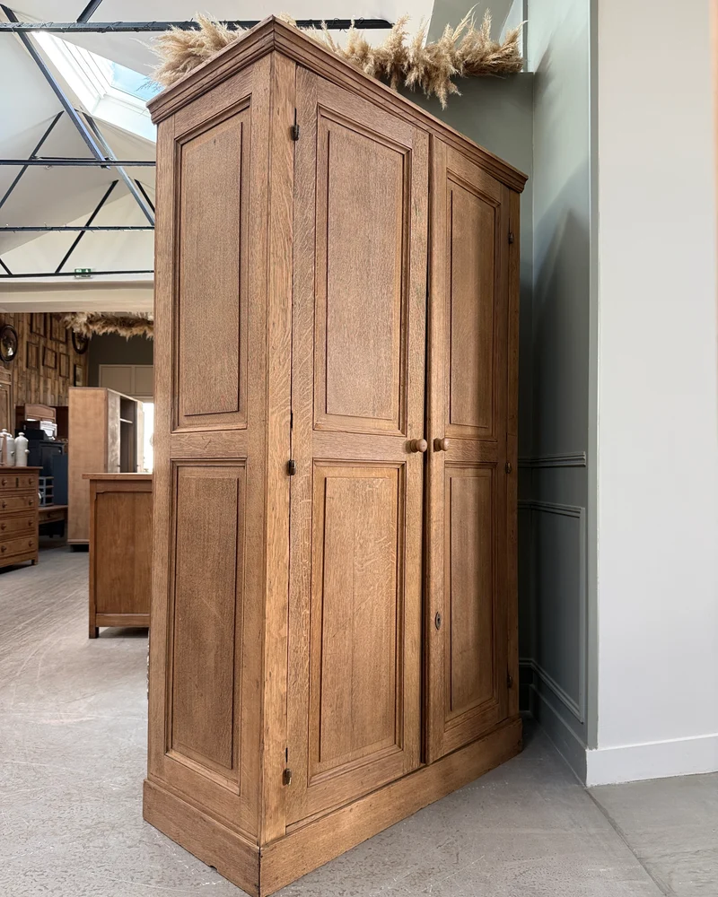 Armoire parisienne en chêne
