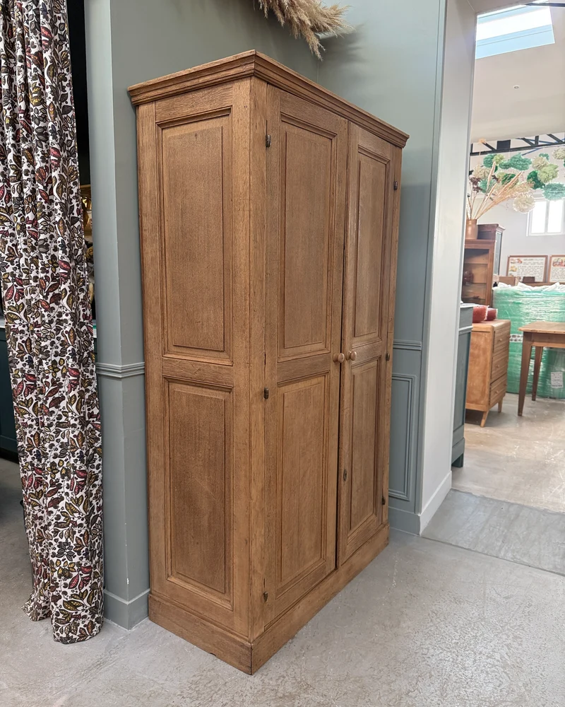 Armoire parisienne en chêne