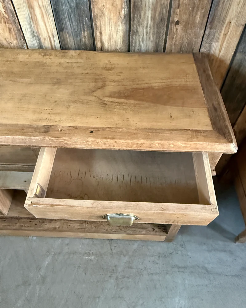 Ancien comptoir à tiroirs et casiers