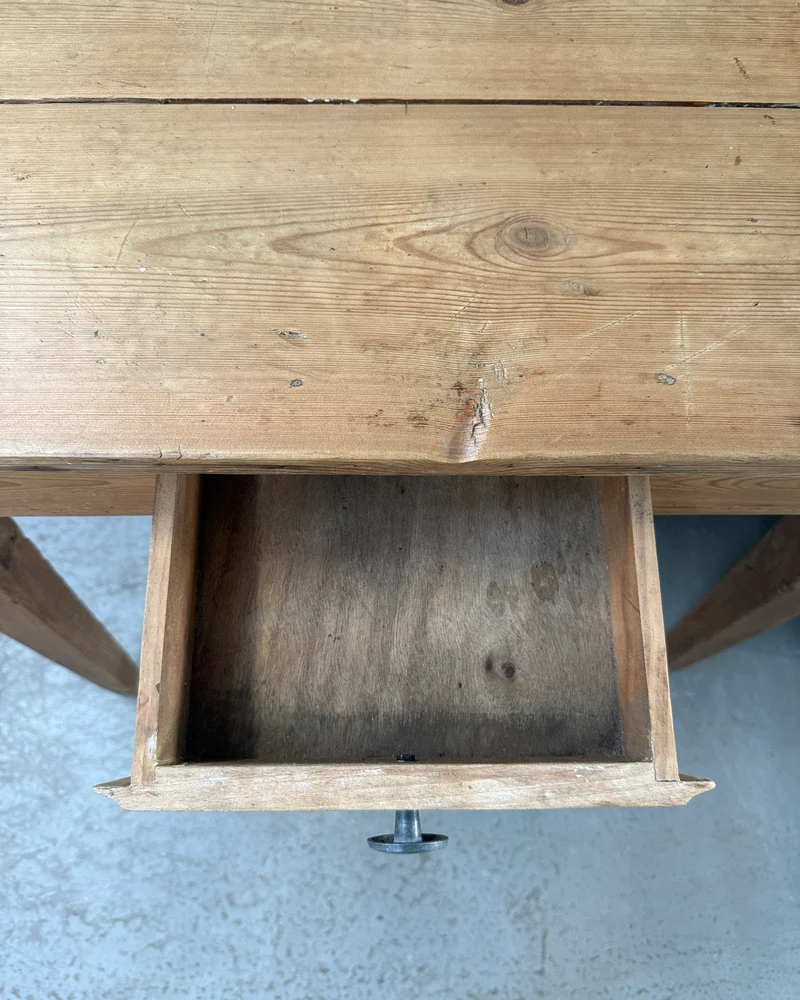 Bureau vintage en chêne et pin