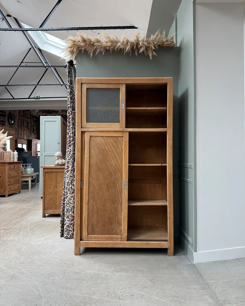 Armoire vintage à portes coulissantes