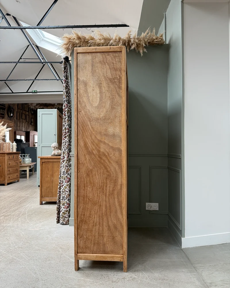 Armoire vintage à portes coulissantes