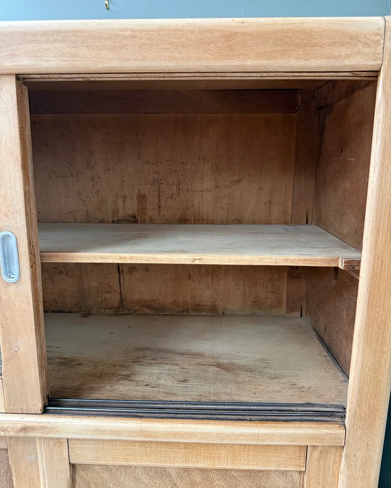 Armoire vintage à portes coulissantes