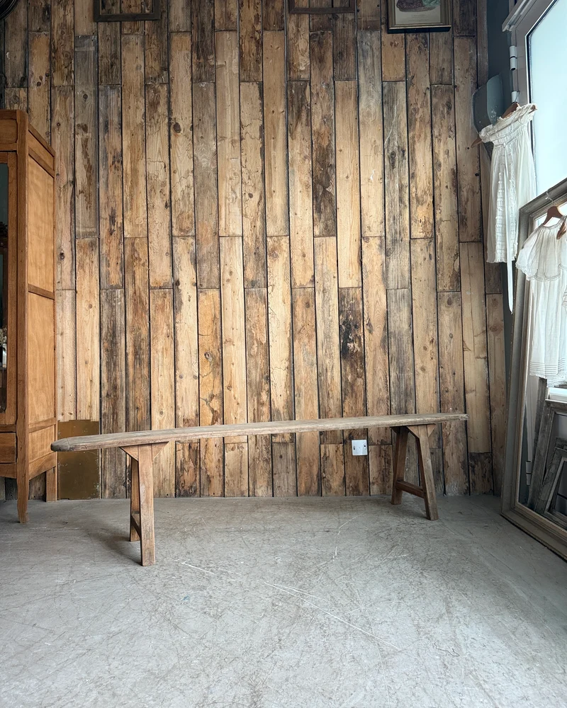 Banc de ferme ancien en pin massif