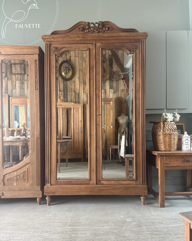 Grande armoire à glace de style Louis XVI