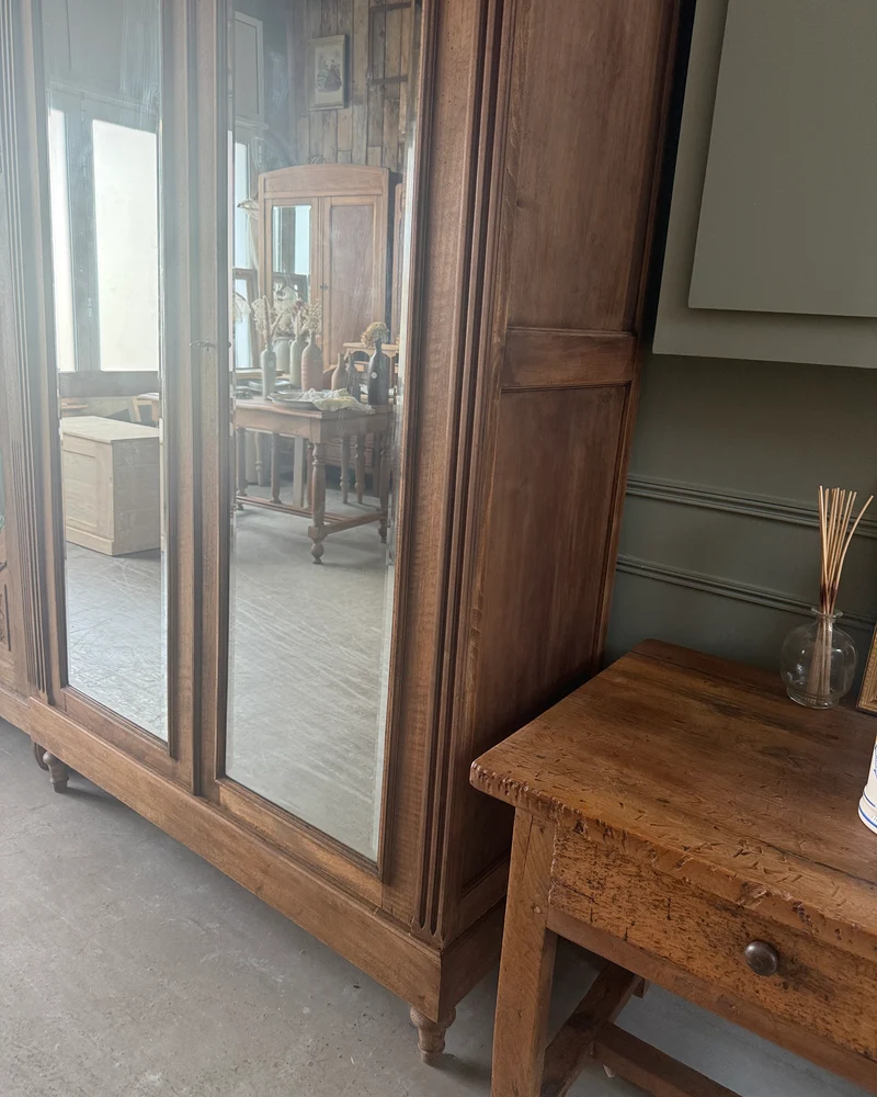 Grande armoire à glace de style Louis XVI