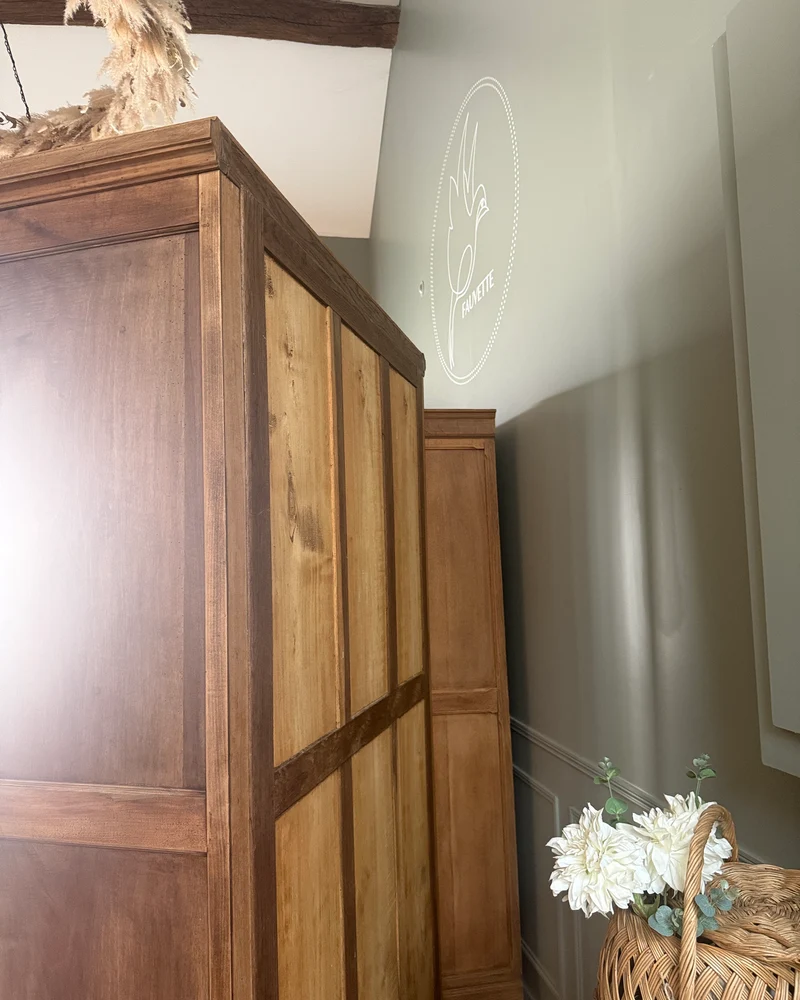 Grande armoire à glace de style Louis XVI