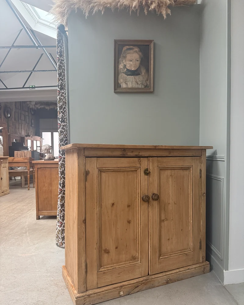 Buffet anglais en pin