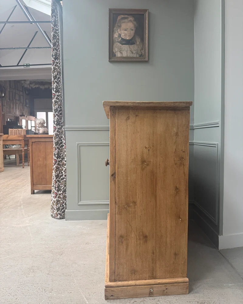 Buffet anglais en pin
