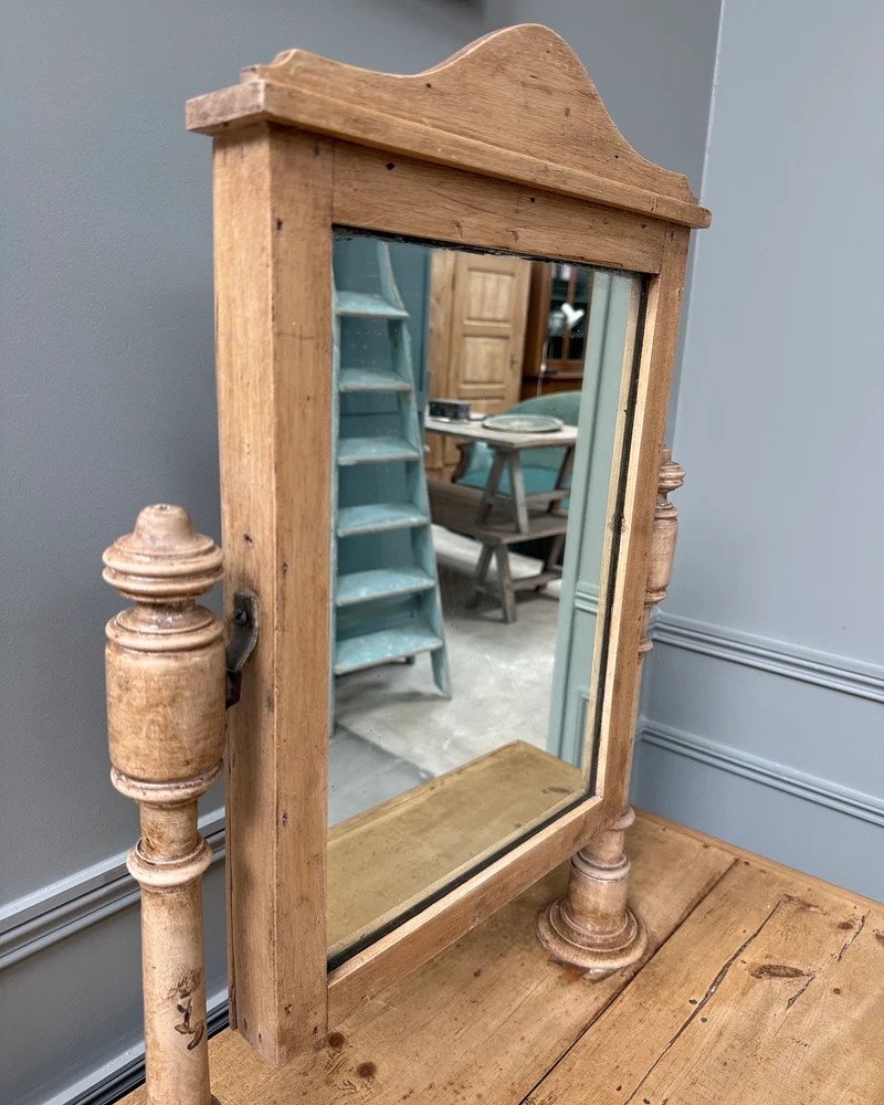 Commode anglaise coiffeuse en pin
