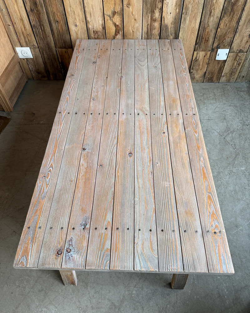 Table basse à tréteaux