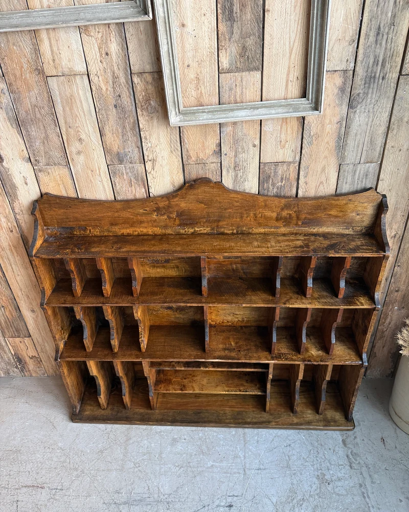 Meuble de métier à casiers
