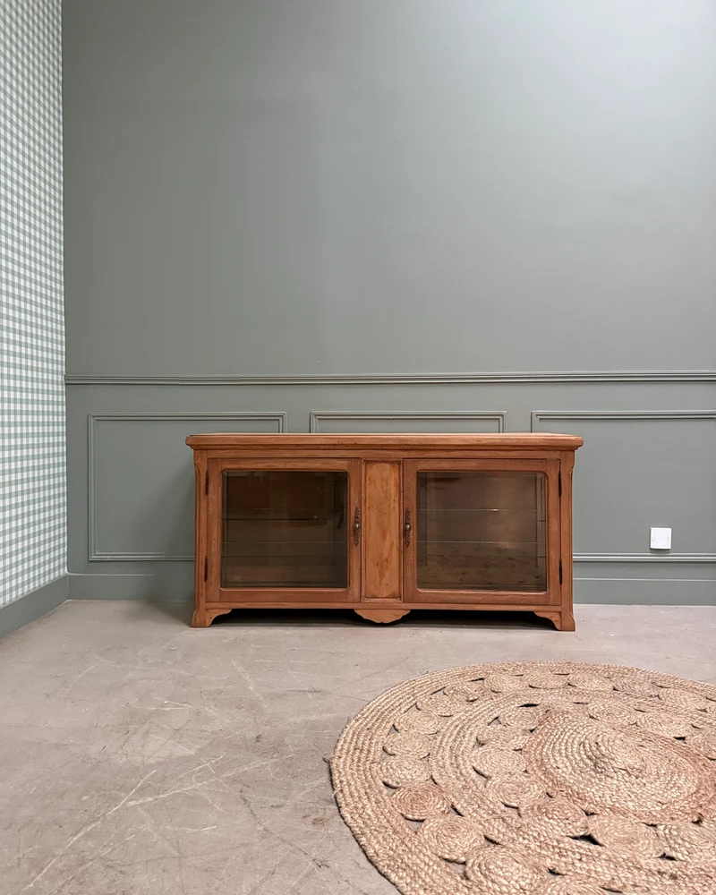 Vitrine ancienne basse