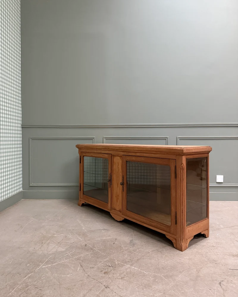 Vitrine ancienne basse