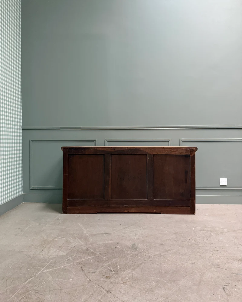 Vitrine ancienne basse