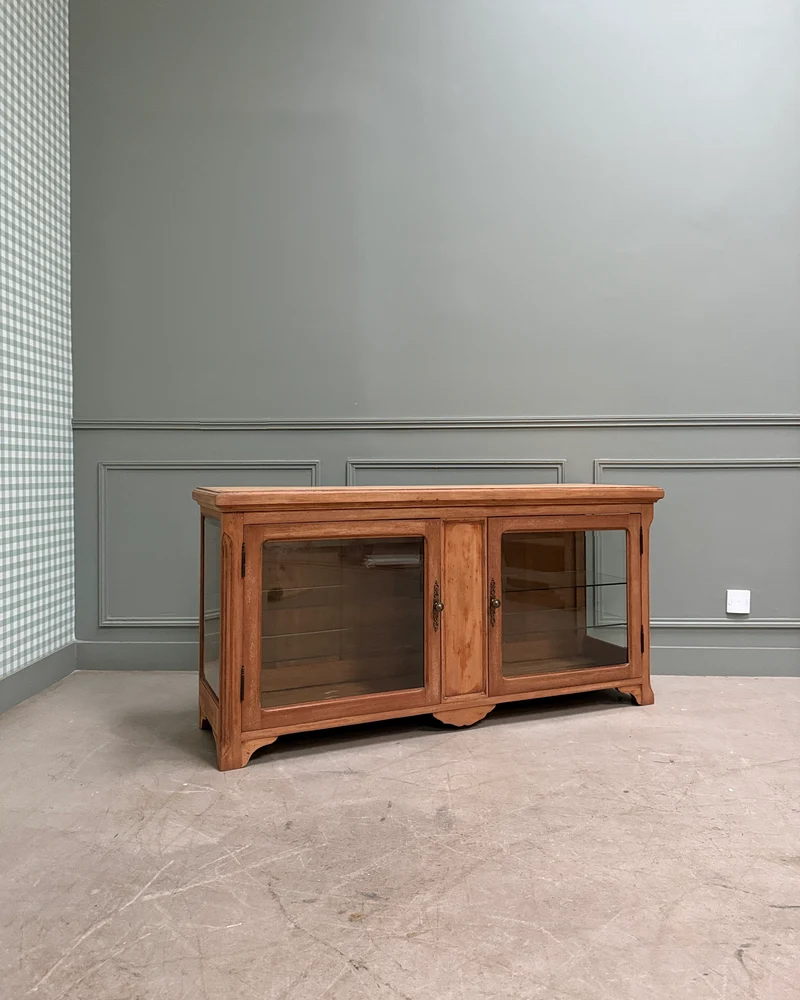 Vitrine ancienne basse