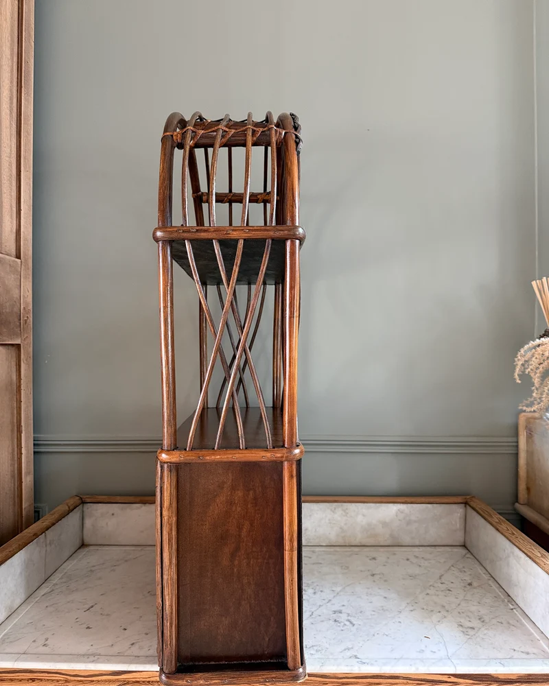 Étagère vintage en rotin