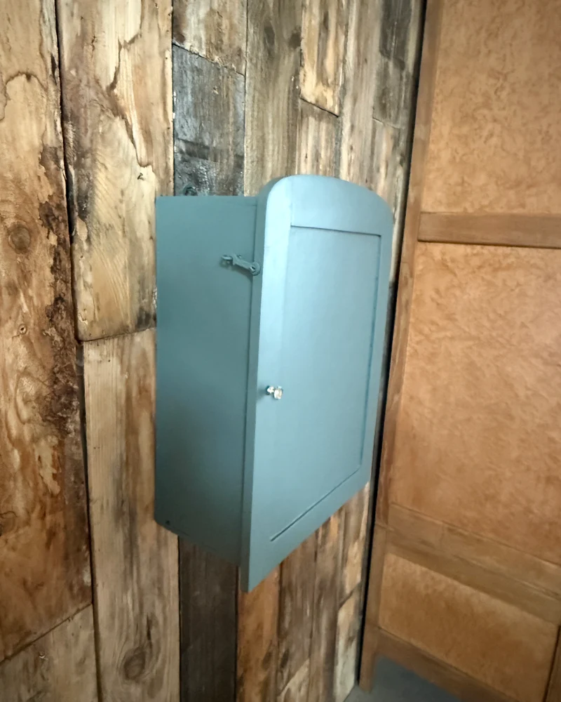 Petite armoire verte