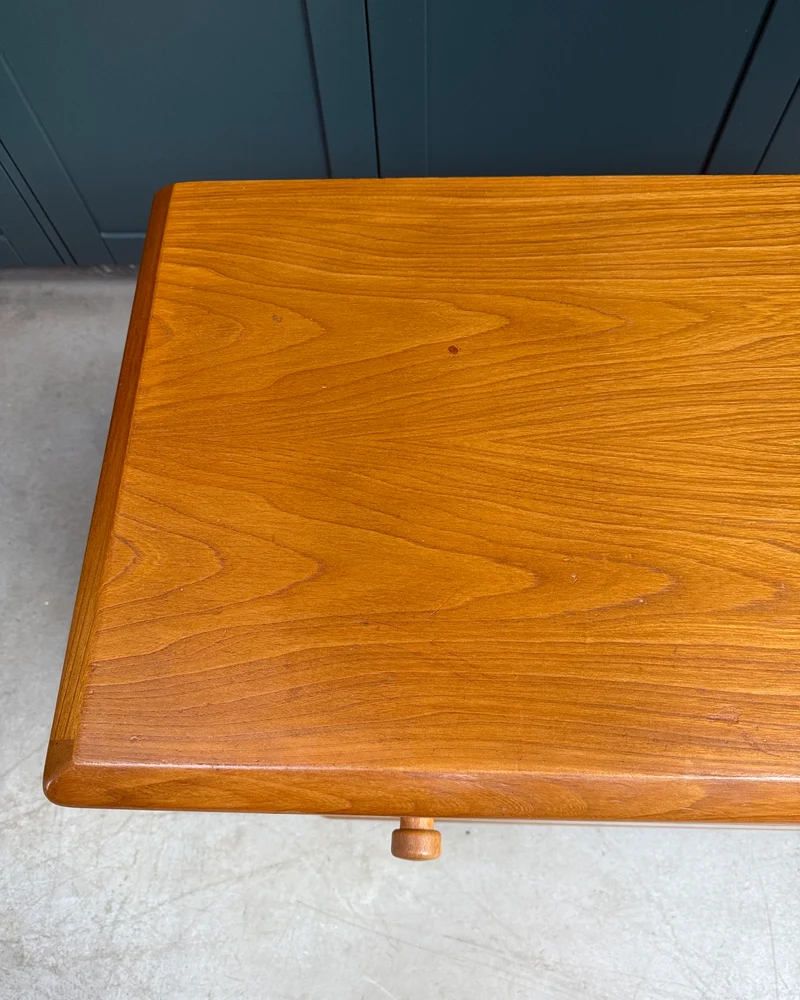 Commode vintage en orme massif