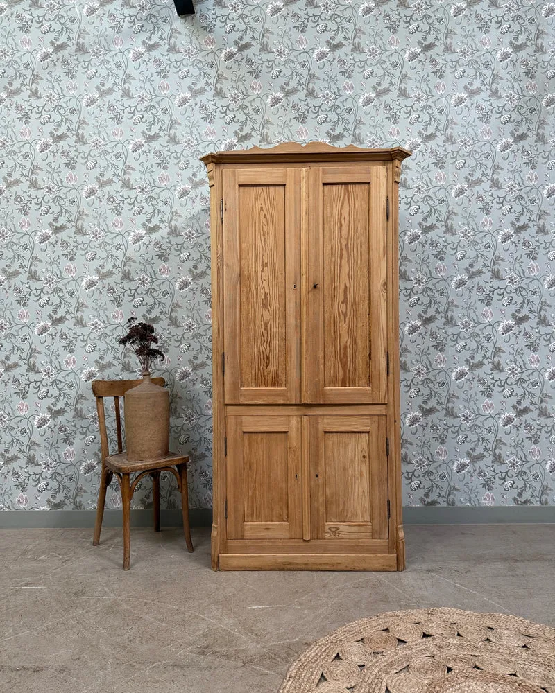 Armoire anglaise en pin
