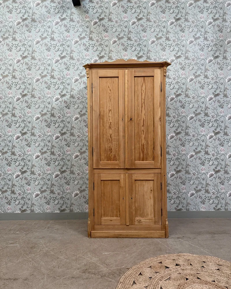 Armoire anglaise en pin