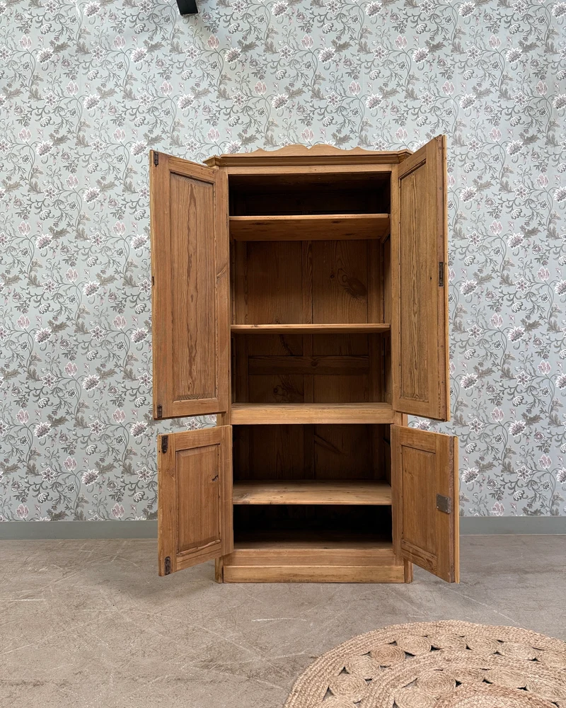 Armoire anglaise en pin