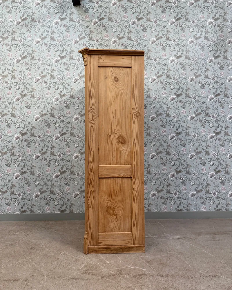 Armoire anglaise en pin