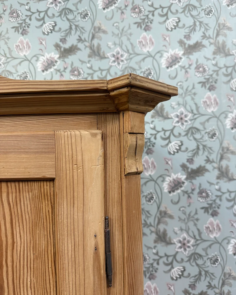 Armoire anglaise en pin