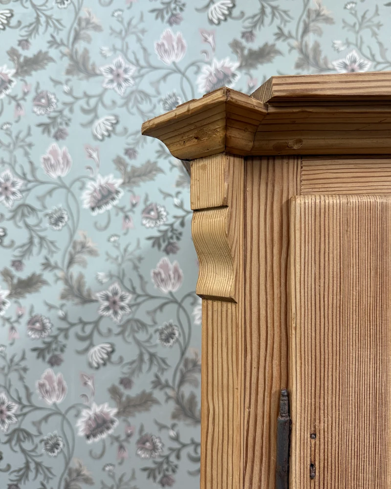 Armoire anglaise en pin