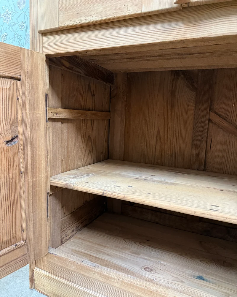 Armoire anglaise en pin
