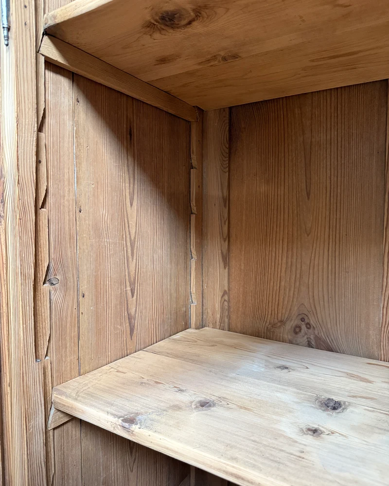 Armoire anglaise en pin