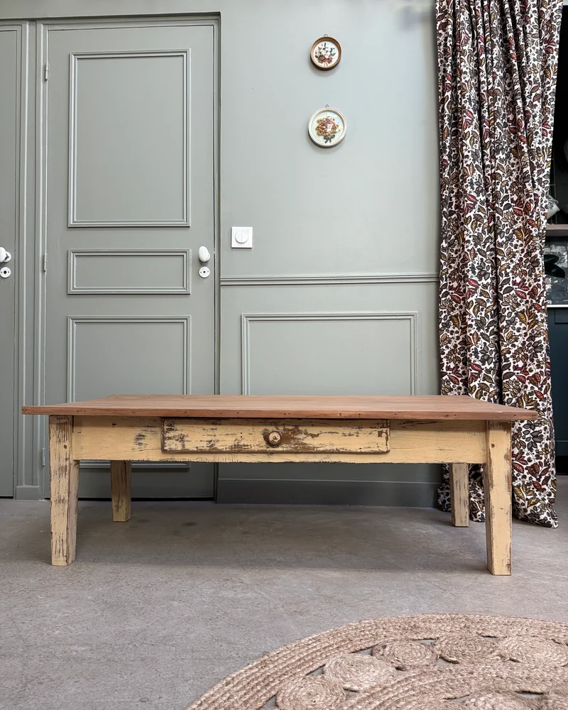 Grande table basse patinée