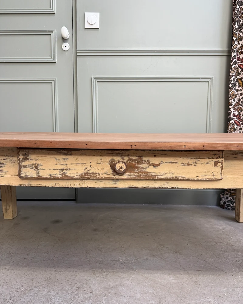 Grande table basse patinée