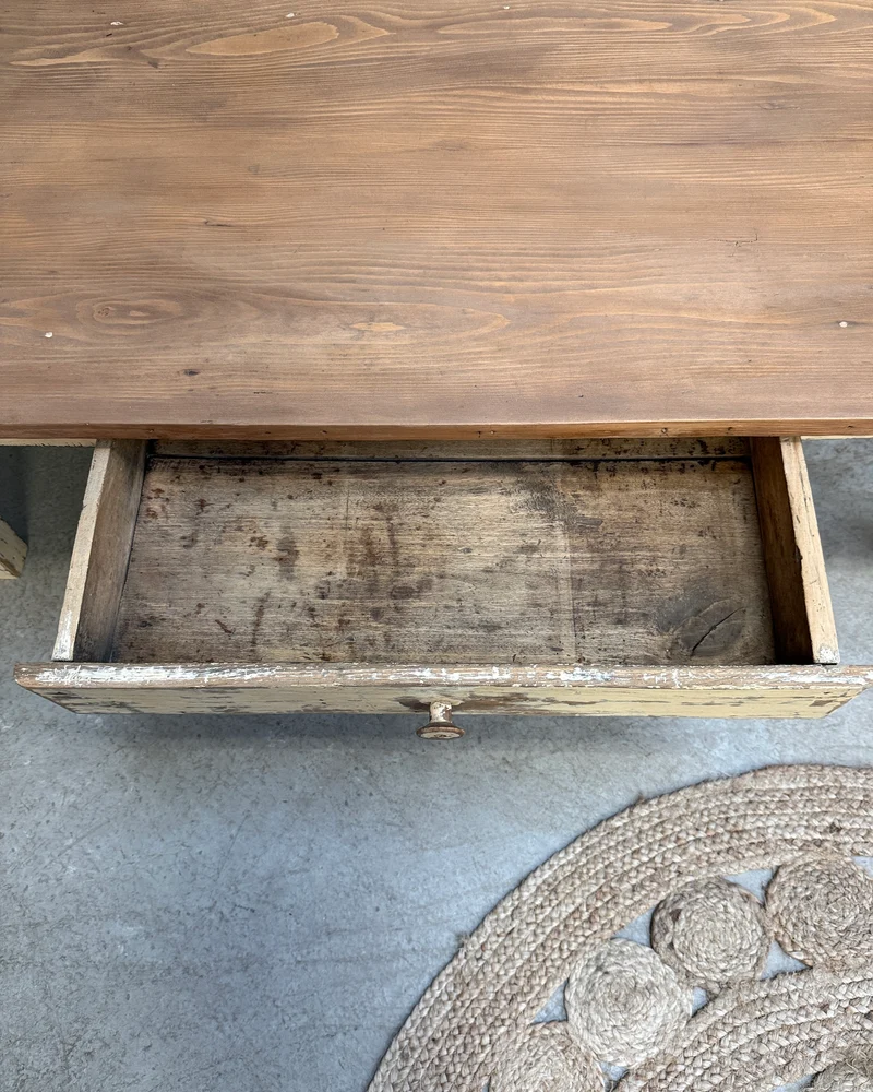 Grande table basse patinée