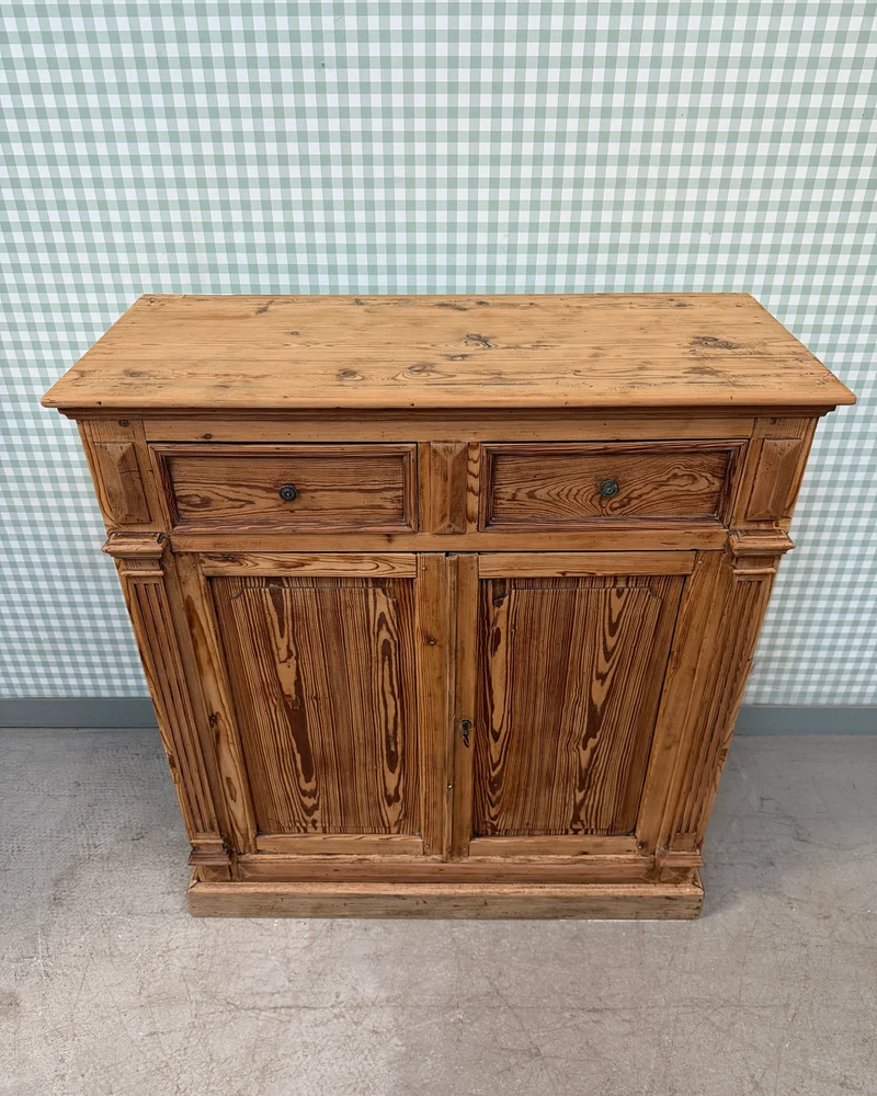 Grand buffet ancien