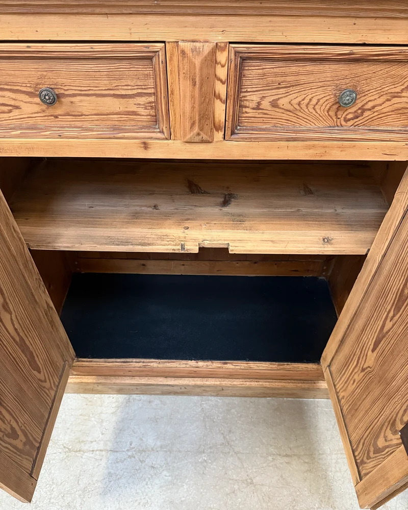 Grand buffet ancien