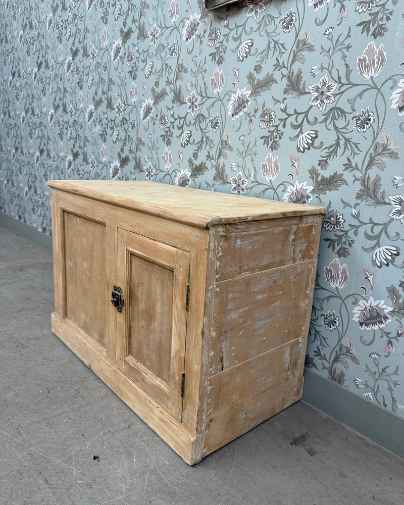 Petit buffet bas campagne chic (droit)