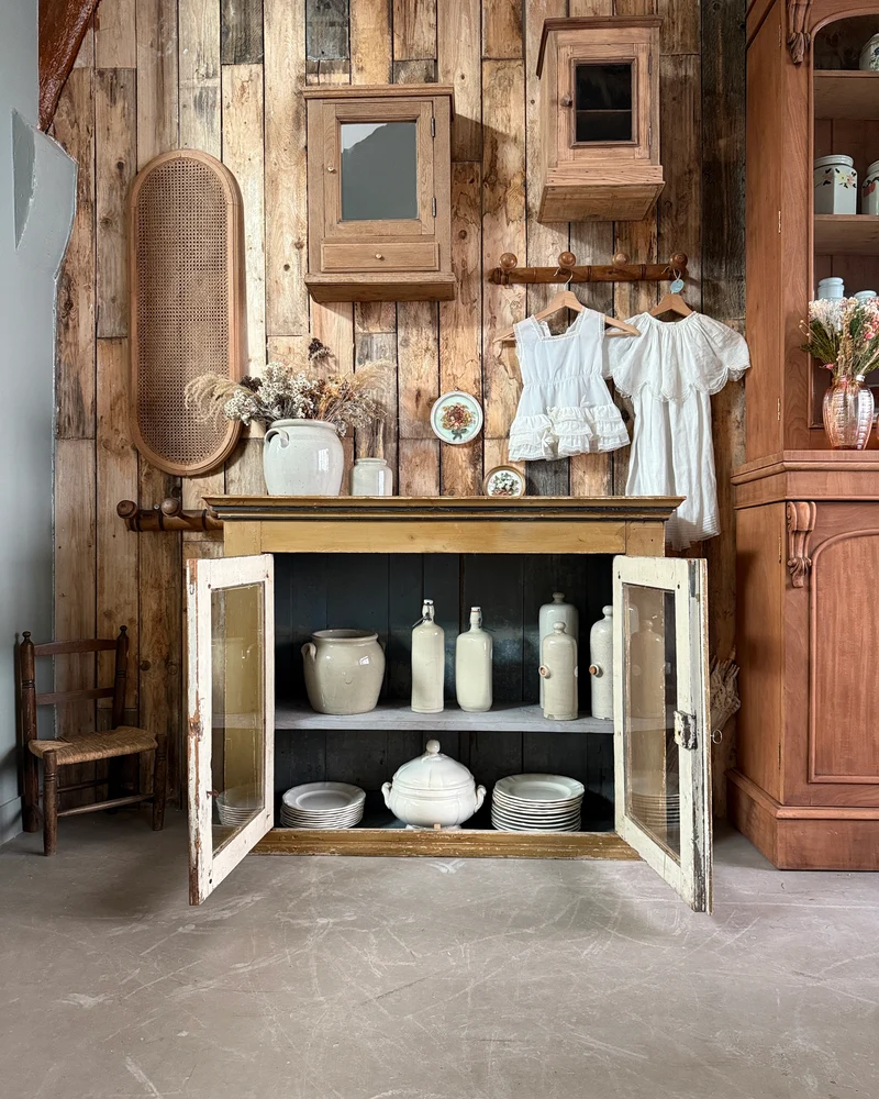 Grande vitrine ancienne patinée
