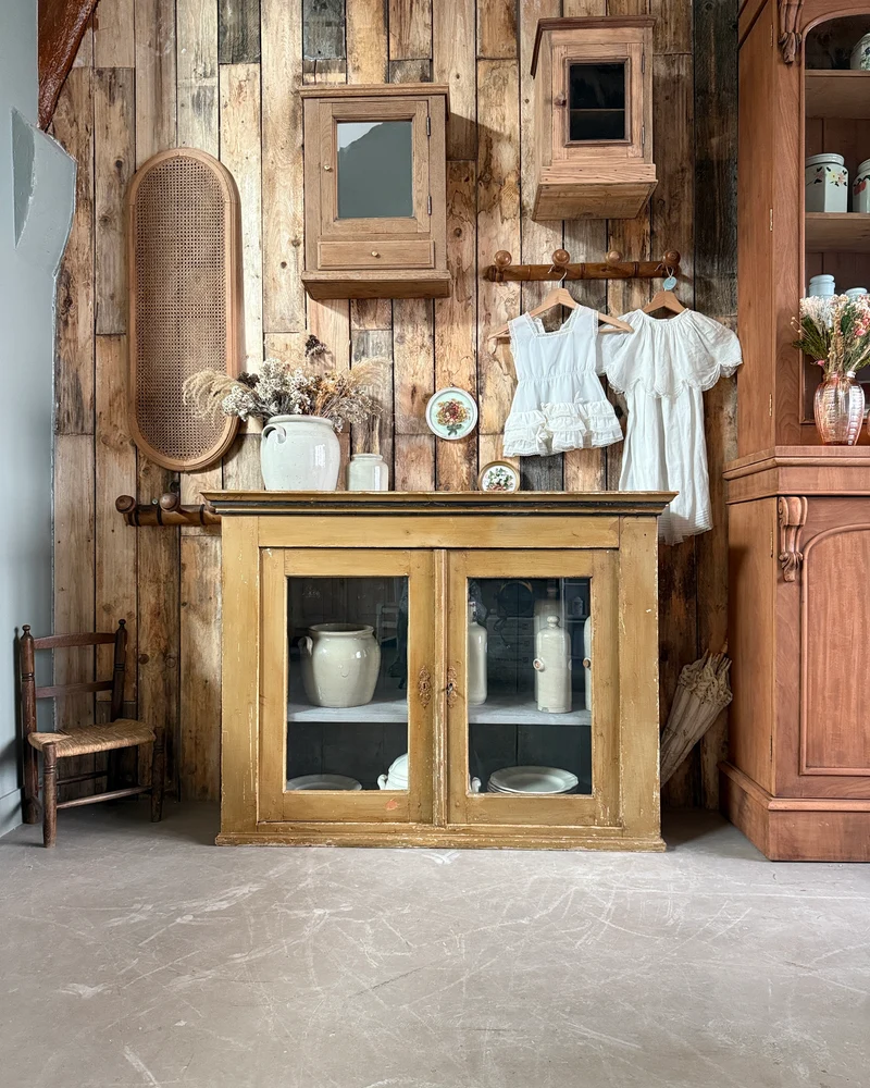 Grande vitrine ancienne patinée