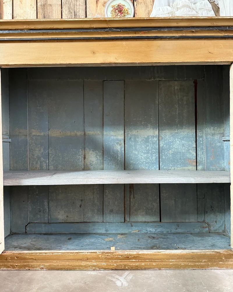 Grande vitrine ancienne patinée