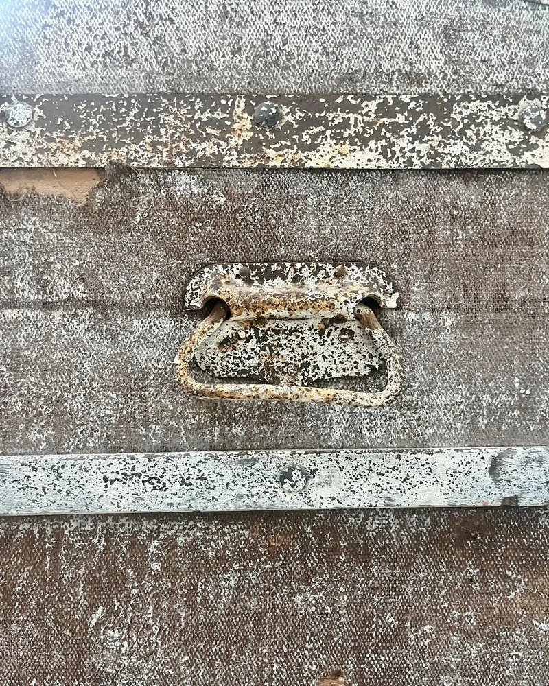 Malle patinée blanche