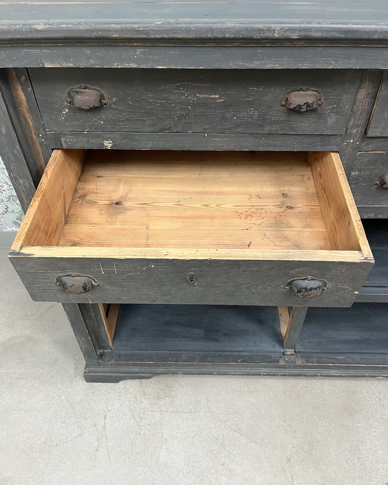 Meuble de métier patiné gris foncé