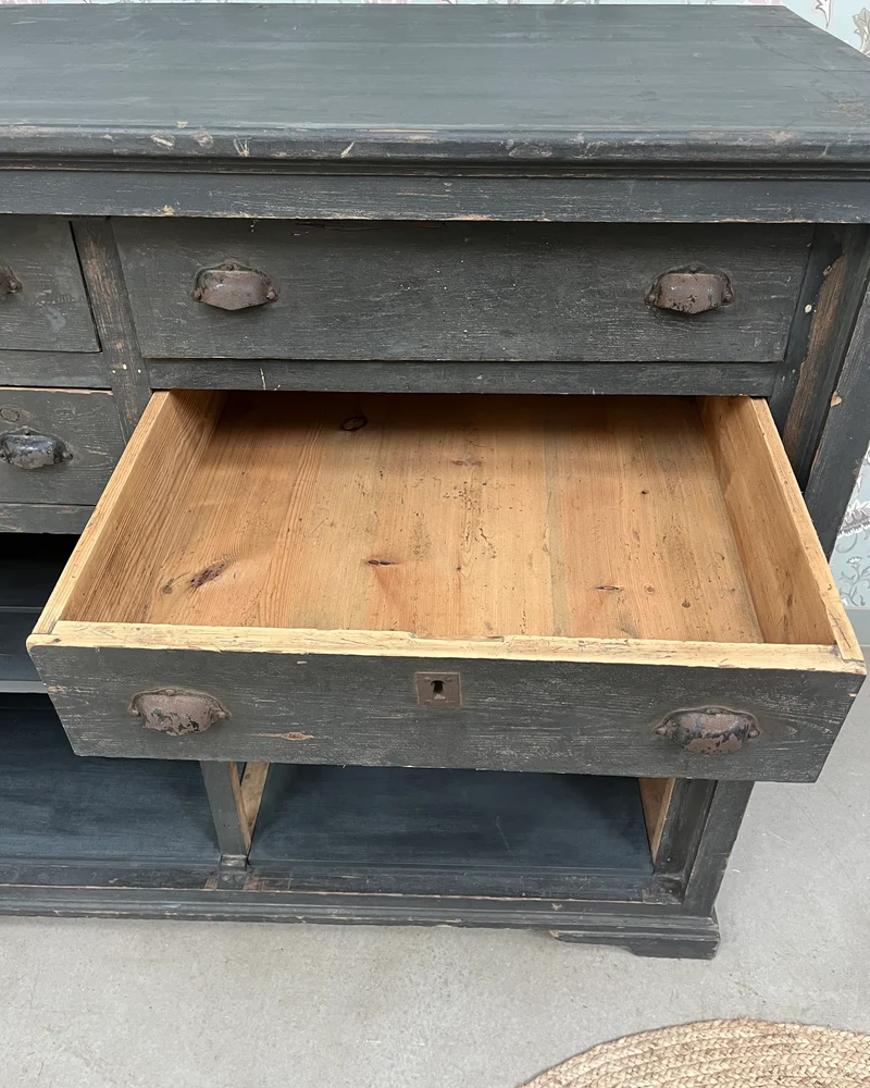 Meuble de métier patiné gris foncé