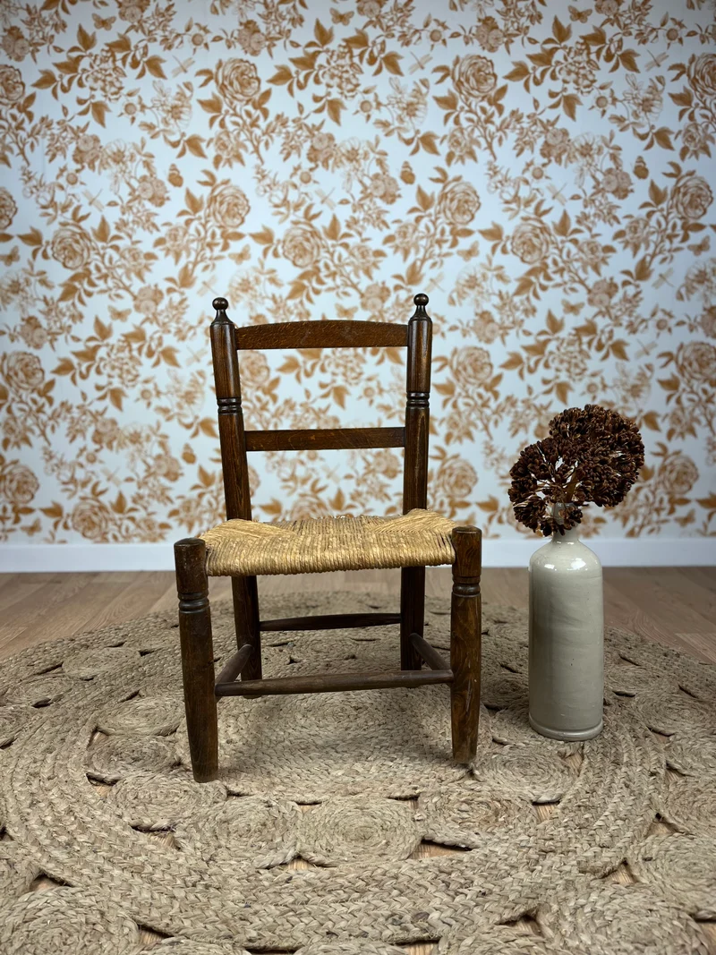 Chaise paillée pour enfant